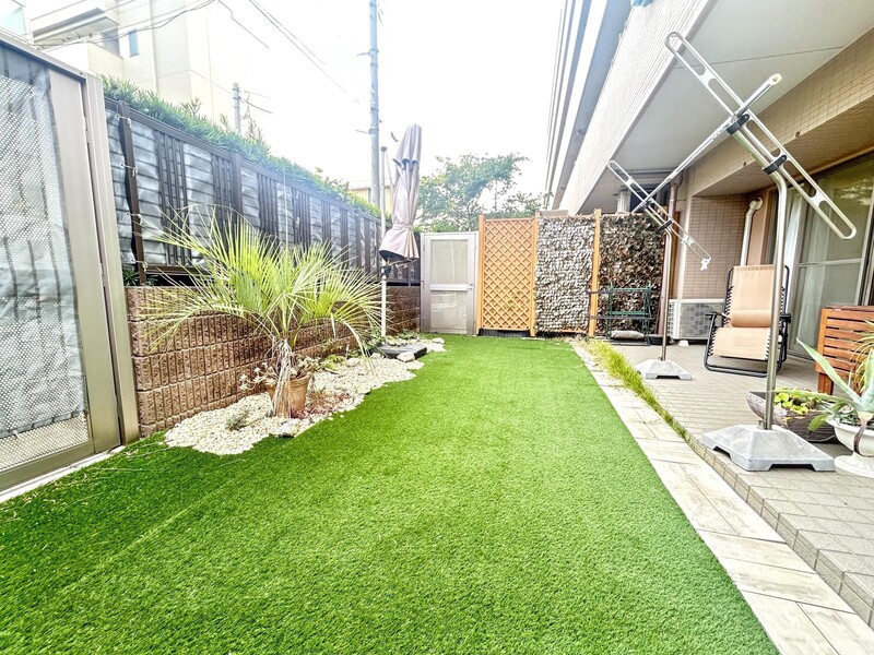 ライオンズヴィアーレ北綾瀬弐番館_専用庭_7枚目