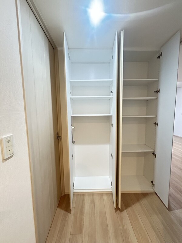 スカイズタワー&ガーデン_お部屋の廊下_1枚目