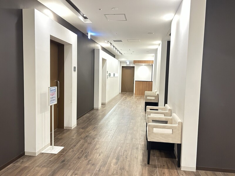 スカイズタワー&ガーデン_エレベーターホール、エレベーター内_1枚目