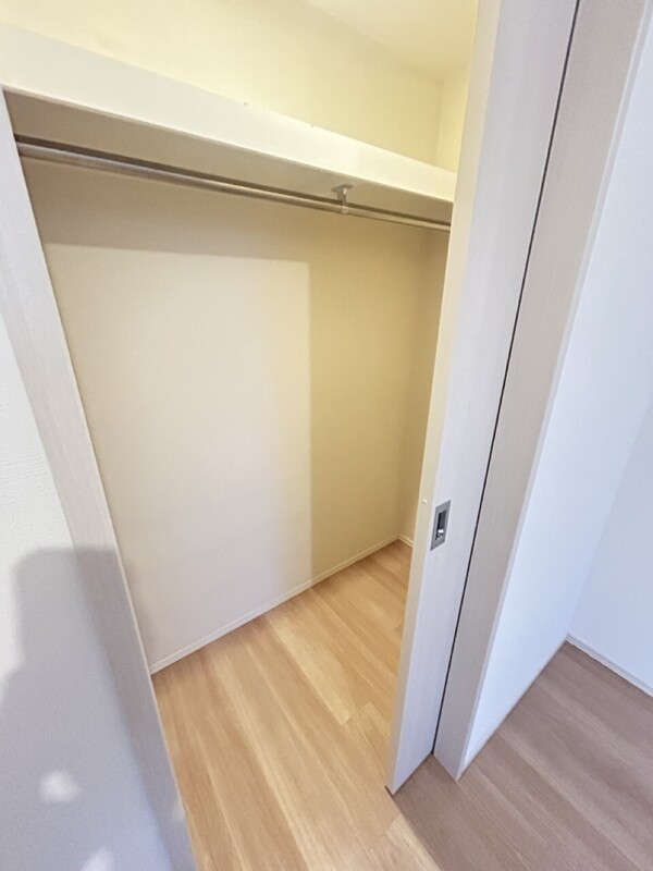 スカイズタワー&ガーデン_ウォークインクローゼット_1枚目